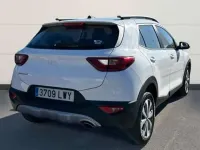 Begagnad Kia Stonic 84 HK (61 kW) 2022 Vit SUV