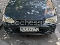 Usado Mitsubishi Space Runner 122 CV (89 kW) 1998 Verde Monovolumen