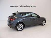 Usado Seat Leon Style 110 CV (80 kW) 2023 Gris / plata Berlina