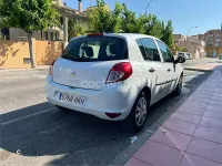 Usado Renault Clio IV 75 CV (55 kW) 2012 Blanco Berlina