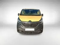 Usado Renault Trafic 95 CV (69 kW) 2019 Amarillo Monovolumen