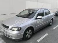 Usado Opel Astra Edition 100 CV (73 kW) 2003 Gris / plata Berlina