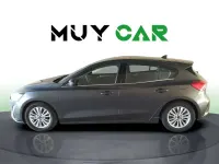 Usado Ford Focus Titanium 120 CV (88 kW) 2020 Gris Utilitario