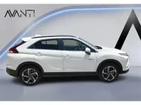 Usado Mitsubishi Eclipse Cross Motion 188 CV (138 kW) 2022 Blanco SUV