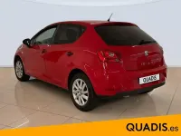 Usado Seat Ibiza Reference 90 CV (66 kW) 2016 Rojo