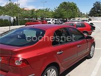 Usado Renault Laguna II Dynamique 120 CV (88 kW) 2005 Rojo Berlina