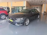 Usado Audi A4 Advanced Plus 136 CV (100 kW) 2021 Gris / plata Berlina