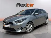 Usado Kia Ceed 136 CV (100 kW) 2023 Gris Utilitario