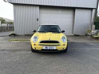 Usado Mini ONE 90 CV (66 kW) 2003 Amarillo Utilitario