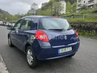 Usado Renault Clio II Dynamique 100 CV (73 kW) 2007 Azul Berlina