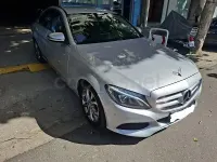 Usado Mercedes C220 170 CV (125 kW) 2017 Gris / plata Berlina