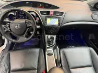 Usado Honda Civic Executive 120 CV (88 kW) 2014 Blanco Berlina