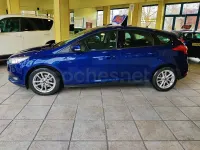 Usado Ford Focus Trend 125 CV (91 kW) 2017 Azul Berlina