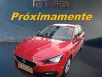 Usado Seat Leon Style 115 CV (84 kW) 2022 Rojo Familiar