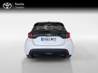 Usado Toyota Yaris Hybrid Active 116 CV (85 kW) 2023 Blanco Berlina