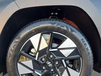 Usado Hyundai Kona Blackline 129 CV (94 kW) 2025 Rojo ultimate (techo negro) SUV