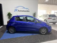 Usado Toyota Yaris Active 111 CV (81 kW) 2019 Azul Berlina