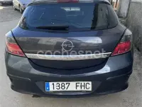 Usado Opel Astra GTC Sport 120 CV (88 kW) 2006 Negro Berlina