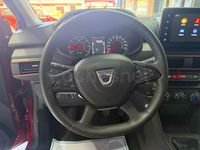 Usado Dacia Sandero Comfort 91 CV (66 kW) 2022 Granate Berlina