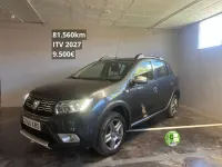 Usado Dacia Sandero Comfort 90 CV (66 kW) 2019 Gris Utilitario