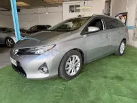 Usado Toyota Auris Active 124 CV (91 kW) 2014 Gris / plata Familiar