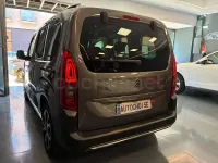 Usado Citroën Berlingo Shine 102 CV (75 kW) 2019 Gris / plata Monovolumen