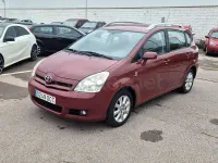 Usado Toyota Corolla Verso Sol 135 CV (99 kW) 2004 Granate Monovolumen