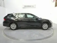 Usado Skoda Octavia Selection 150 CV (110 kW) 2025 Negro Familiar