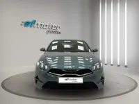 Usado Kia Ceed 136 CV (100 kW) 2023 Azul claro metalizado Utilitario