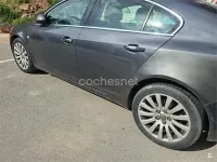 Usado Opel Insignia Cosmo 130 CV (95 kW) 2010 Gris / plata Berlina