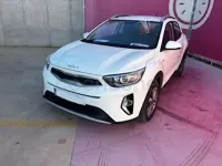 Usado Kia Stonic 84 CV (61 kW) 2022 Blanco SUV