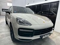 usado Porsche Cayenne Turbo S E-Hybrid Coupé Aut.