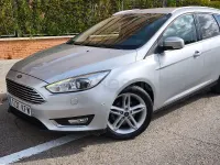 Usado Ford Focus Titanium 125 CV (91 kW) 2017 Gris / plata Familiar