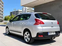 Usado Peugeot 3008 Premium 120 CV (88 kW) 2011 Blanco Familiar