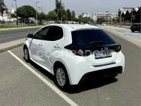 Usado Toyota Yaris 125 CV (91 kW) 2022 Blanco Utilitario