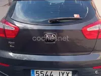 Usado Kia Rio 84 CV (61 kW) 2017 Gris / plata Berlina