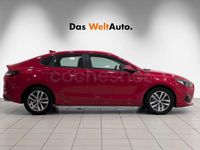 Usado Hyundai i30 120 CV (88 kW) 2019 Rojo Berlina