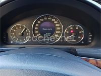 Usado Mercedes E220 Elegance 143 CV (105 kW) 2002 Gris / plata Berlina