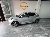 Usado Toyota Yaris Hybrid Plus 116 CV (85 kW) 2023 Gris / plata Berlina