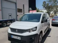 Usado Peugeot Partner Premium 100 CV (73 kW) 2019 Blanco Monovolumen