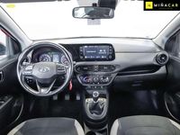 Usado Hyundai i10 67 CV (49 kW) 2022 Rojo Utilitario
