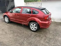 Usado Dodge Caliber SXT 140 CV (102 kW) 2008 Granate Utilitario