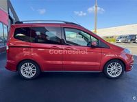 Usado Ford Tourneo Courier Ambiente 100 CV (73 kW) 2014 Rojo Monovolumen