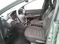Usado Dacia Sandero Stepway 101 CV (74 kW) 2022 Verde Berlina