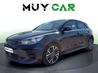 Usado Kia Rio 84 CV (61 kW) 2018 Gris Utilitario
