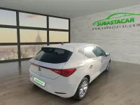 Usado Seat Leon Style 130 CV (95 kW) 2022 Blanco