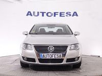 Usado VW Passat 105 CV (77 kW) 2010 Plata Berlina