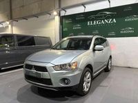 Usado Mitsubishi Outlander Motion 156 CV (114 kW) 2010 Gris / plata SUV