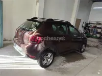 Usado Dacia Sandero Stepway 90 CV (66 kW) 2017 Granate Berlina