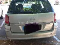 Usado Opel Astra Enjoy 100 CV (73 kW) 2006 Blanco Familiar